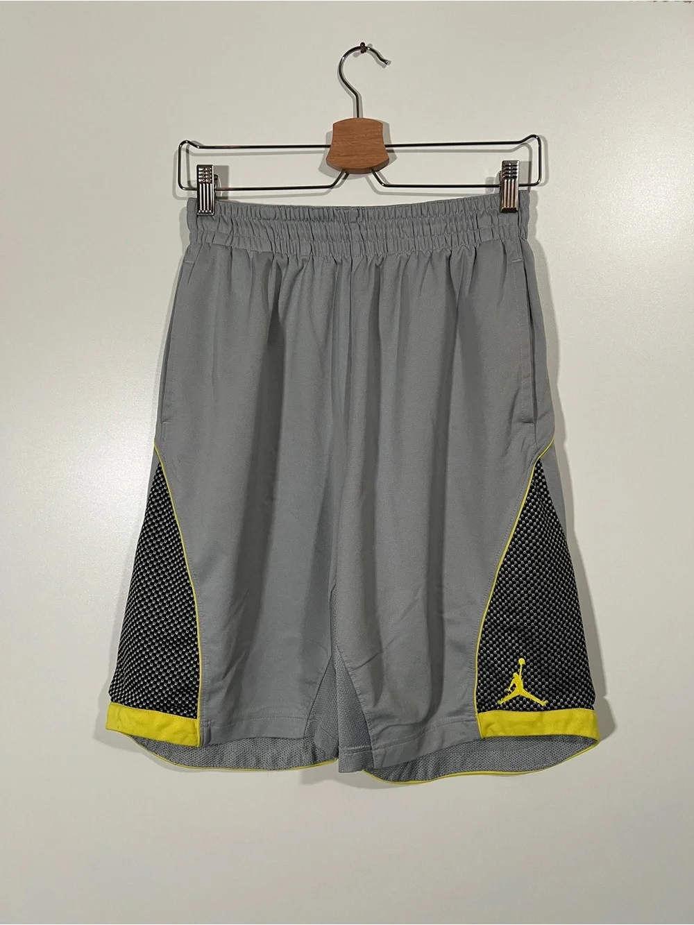 Jordan Premium Flight Basketball Shorts Gray and Neon Yellow Men’s Medium
